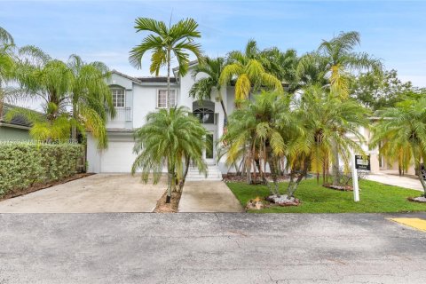 Villa ou maison à vendre à Miami, Floride: 4 chambres, 203.18 m2 № 1821723 - photo 2