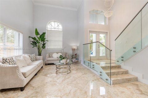 Villa ou maison à vendre à Miami, Floride: 4 chambres, 203.18 m2 № 1821723 - photo 8