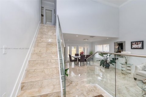 Villa ou maison à vendre à Miami, Floride: 4 chambres, 203.18 m2 № 1821723 - photo 5