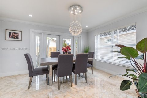 Villa ou maison à vendre à Miami, Floride: 4 chambres, 203.18 m2 № 1821723 - photo 10