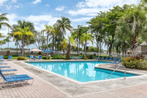 Villa ou maison à vendre à Miami, Floride: 4 chambres, 203.18 m2 № 1821723 - photo 29