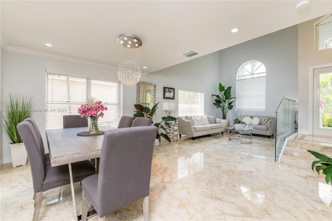 Villa ou maison à vendre à Miami, Floride: 4 chambres, 203.18 m2 № 1821723 - photo 9