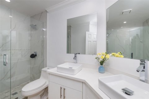Villa ou maison à vendre à Miami, Floride: 4 chambres, 203.18 m2 № 1821723 - photo 24