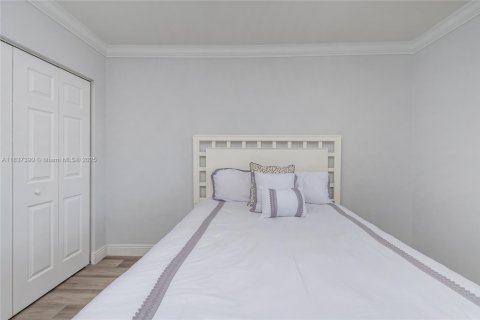 Villa ou maison à vendre à Miami, Floride: 4 chambres, 203.18 m2 № 1821723 - photo 20