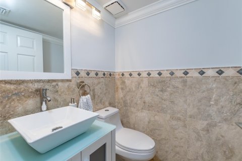 Villa ou maison à vendre à Miami, Floride: 4 chambres, 203.18 m2 № 1821723 - photo 25