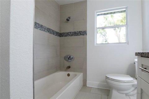 Villa ou maison à vendre à Tampa, Floride: 3 chambres, 109.81 m2 № 1903692 - photo 11