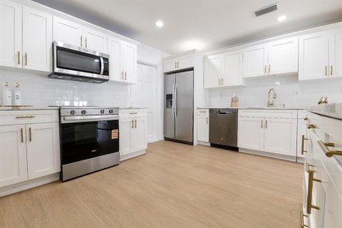 Villa ou maison à vendre à Tampa, Floride: 3 chambres, 109.81 m2 № 1903692 - photo 6
