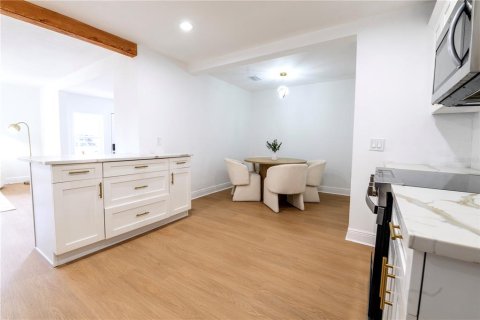 Villa ou maison à vendre à Tampa, Floride: 3 chambres, 109.81 m2 № 1903692 - photo 5