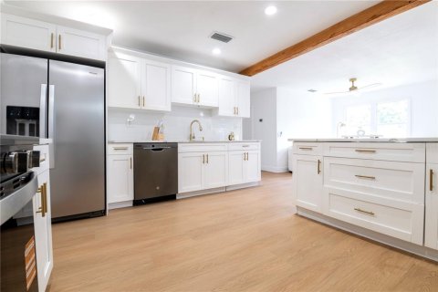 Villa ou maison à vendre à Tampa, Floride: 3 chambres, 109.81 m2 № 1903692 - photo 8