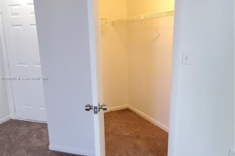 Condo in Oakland Park, Florida, 2 bedrooms  № 1861611 - photo 14