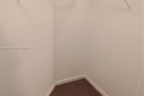 Condo in Oakland Park, Florida, 2 bedrooms  № 1861611 - photo 10