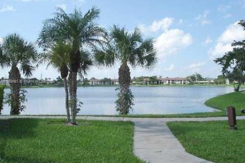 Condo in Oakland Park, Florida, 2 bedrooms  № 1861611 - photo 28