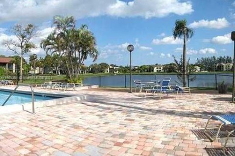 Condo in Oakland Park, Florida, 2 bedrooms  № 1861611 - photo 26