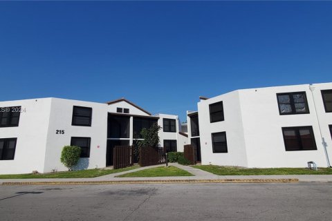 Condo in Oakland Park, Florida, 2 bedrooms  № 1861611 - photo 18