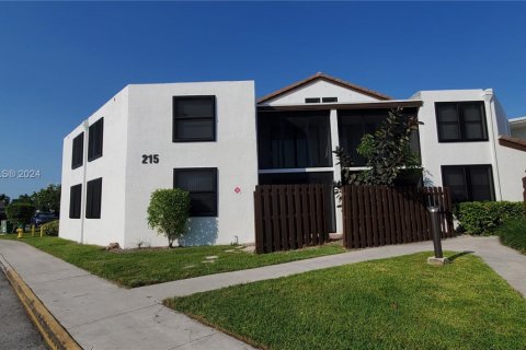 Condo in Oakland Park, Florida, 2 bedrooms  № 1861611 - photo 19