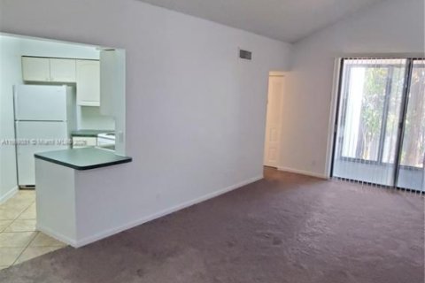 Condo in Oakland Park, Florida, 2 bedrooms  № 1861611 - photo 15