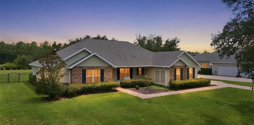 Casa en Mount Dora, Florida 4 dormitorios, 319.96 m2 № 2310070