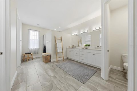 Casa en venta en Mount Dora, Florida, 4 dormitorios, 319.96 m2 № 2310070 - foto 26
