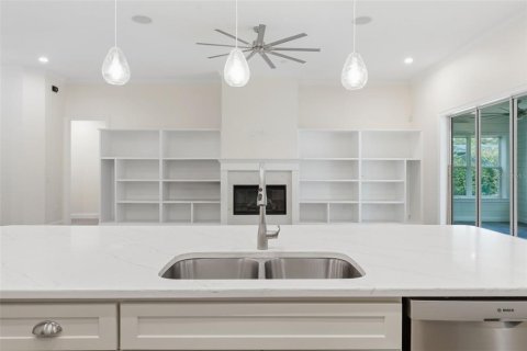 Casa en venta en Mount Dora, Florida, 4 dormitorios, 319.96 m2 № 2310070 - foto 11