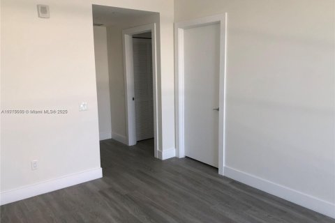 Condo in Aventura, Florida, 1 bedroom  № 1970216 - photo 5