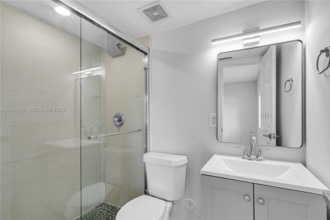 Apartamento en alquiler en Miami, Florida, 2 dormitorios, 260.41 m2 № 2030179 - foto 23
