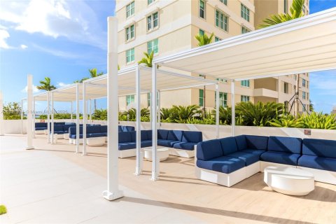 Condo in Miami, Florida, 1 bedroom  № 1977244 - photo 30