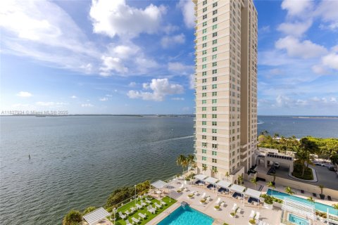 Condo in Miami, Florida, 1 bedroom  № 1977244 - photo 14