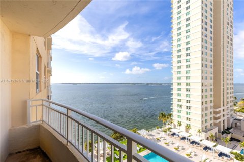 Condo in Miami, Florida, 1 bedroom  № 1977244 - photo 11