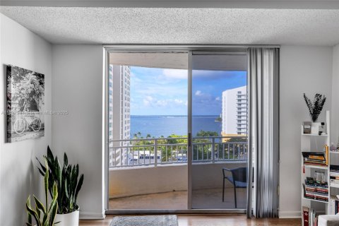 Condo in Miami, Florida, 1 bedroom  № 1977244 - photo 9