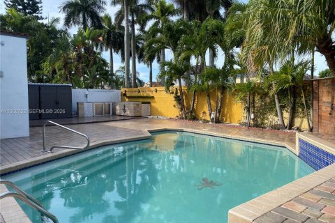 Casa en alquiler en Miami, Florida, 3 dormitorios, 139.17 m2 № 2030719 - foto 29