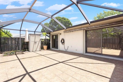 Casa en venta en Fort Pierce, Florida, 2 dormitorios, 118.91 m2 № 1155580 - foto 1