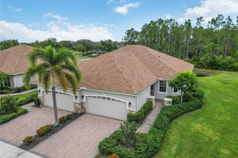 House in North Port, Florida 2 bedrooms, 138.61 sq.m. № 2203296 - photo 3