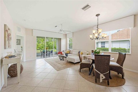 House in North Port, Florida 2 bedrooms, 138.61 sq.m. № 2203296 - photo 5