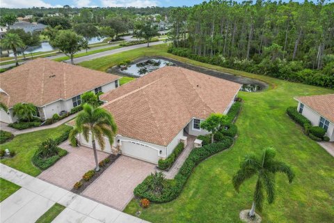 House in North Port, Florida 2 bedrooms, 138.61 sq.m. № 2203296 - photo 6