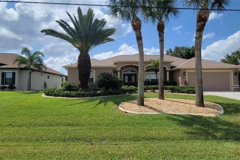 Casa en alquiler en Rotonda, Florida, 3 dormitorios, 199.65 m2 № 1322379 - foto 1