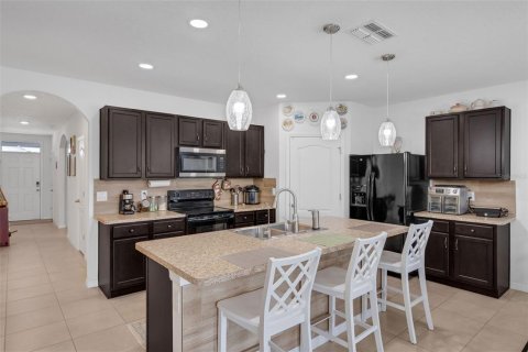 House in Haines City, Florida 4 bedrooms, 173.45 sq.m. № 1909511 - photo 4