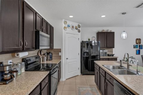 House in Haines City, Florida 4 bedrooms, 173.45 sq.m. № 1909511 - photo 6