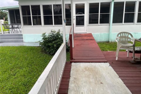 House in Okeechobee, Florida 3 bedrooms, 159.51 sq.m. № 1355564 - photo 29