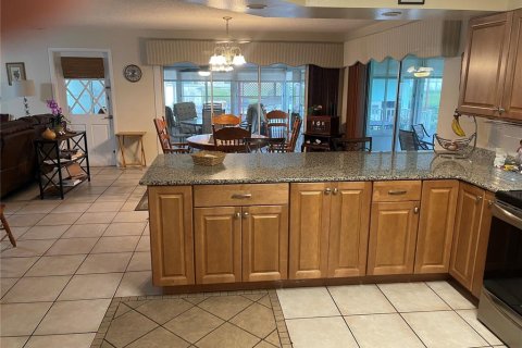 House in Okeechobee, Florida 3 bedrooms, 159.51 sq.m. № 1355564 - photo 8