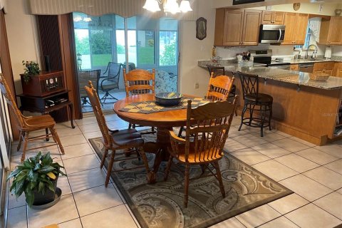 House in Okeechobee, Florida 3 bedrooms, 159.51 sq.m. № 1355564 - photo 11