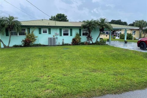 House in Okeechobee, Florida 3 bedrooms, 159.51 sq.m. № 1355564 - photo 2