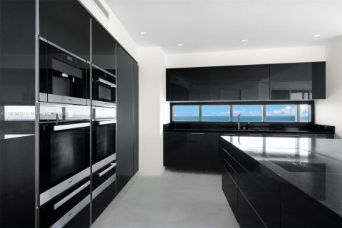 Copropriété à vendre à Sunny Isles Beach, Floride: 4 chambres, 294.59 m2 № 1966356 - photo 19
