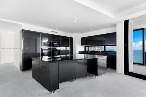 Copropriété à vendre à Sunny Isles Beach, Floride: 4 chambres, 294.59 m2 № 1966356 - photo 17
