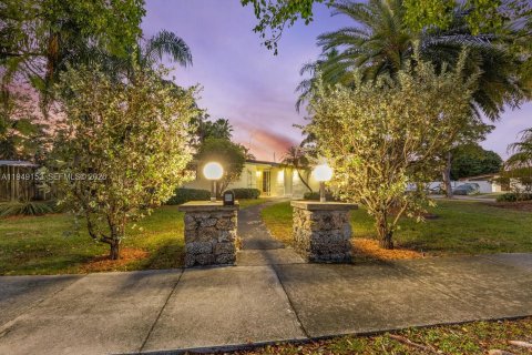 Villa ou maison à vendre à Cutler Bay, Floride: 3 chambres, 133.5 m2 № 2005096 - photo 23