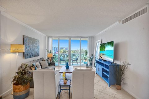 Condo in Hollywood, Florida, 1 bedroom  № 1807789 - photo 7