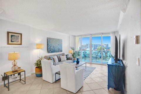 Condo in Hollywood, Florida, 1 bedroom  № 1807789 - photo 5