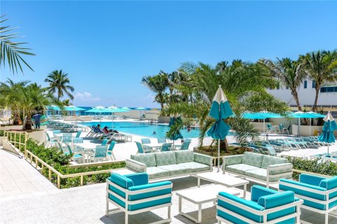 Condo in Hollywood, Florida, 1 bedroom  № 1807789 - photo 27