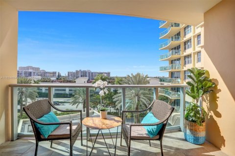 Condo in Hollywood, Florida, 1 bedroom  № 1807789 - photo 17