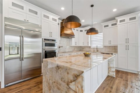 House in Safety Harbor, Florida 4 bedrooms, 318.93 sq.m. № 2225609 - photo 17
