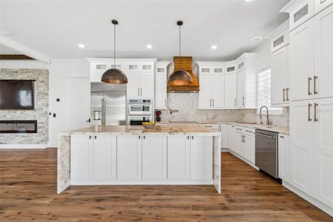 House in Safety Harbor, Florida 4 bedrooms, 318.93 sq.m. № 2225609 - photo 16
